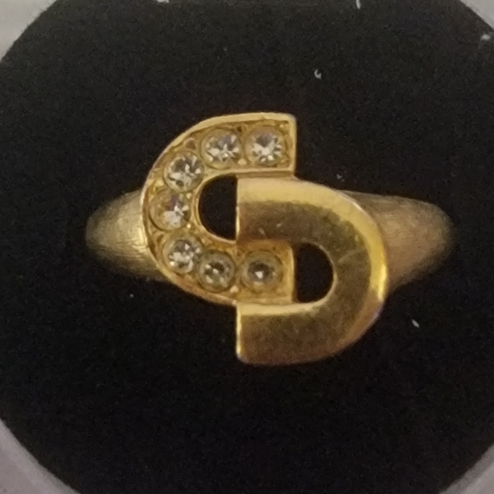 Vintage Avon "Spellbound " ring